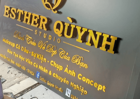 So sánh alu và inox: nên chọn vật liệu nào cho bảng hiệu? — công trình thực tế tại TP.HCM